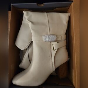 New LC Hemlock Cream Knee-High Boots | Women’s 6W | Block Heel Memory Foam